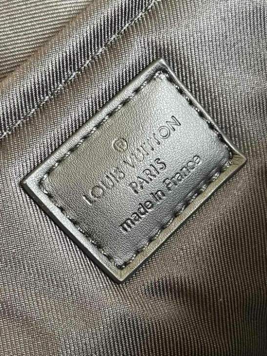 Picture of Louis Vuitton Mens Bags _SKUfw173827390fw